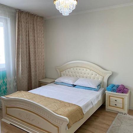 Apartment In Almaty Ngoại thất bức ảnh